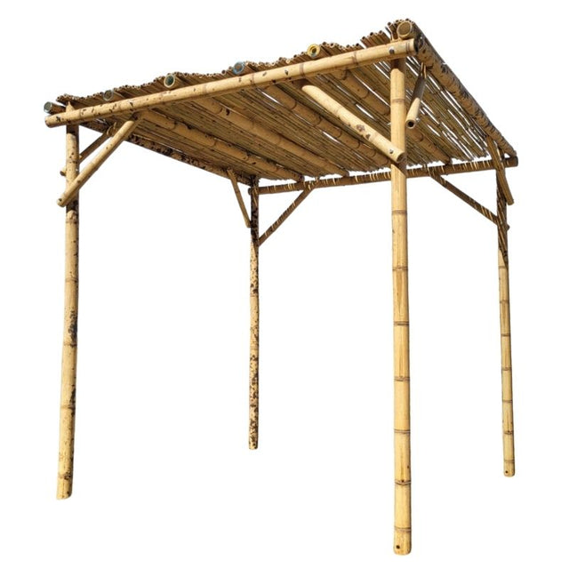 Petite pergola en bambou