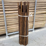 Clôture en bambou marron foncé irrégulière – Brise-vue en bambou naturel